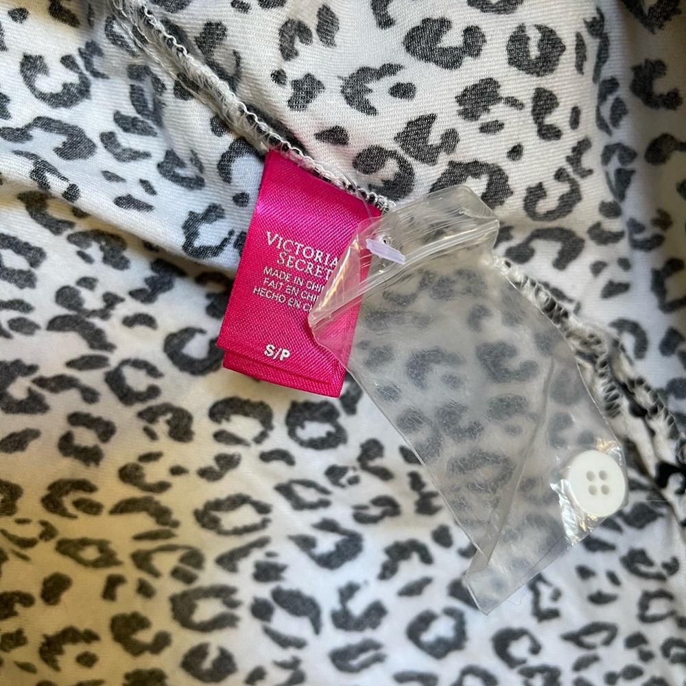 Victoria Secret Robe - Picture 2 of 2